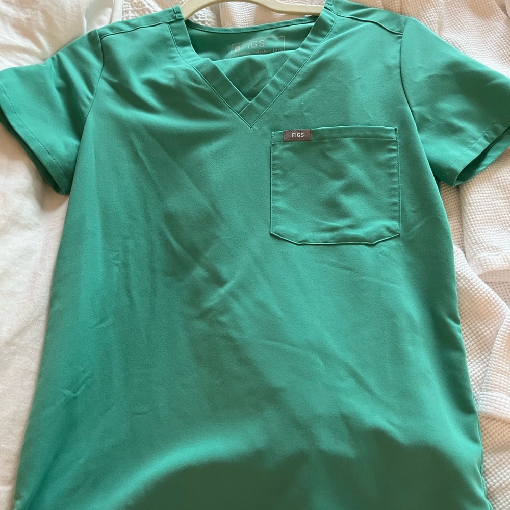 Surgical Green: XXS Catarina One-Pocket Scrub Top and xxs/p high rise joggers